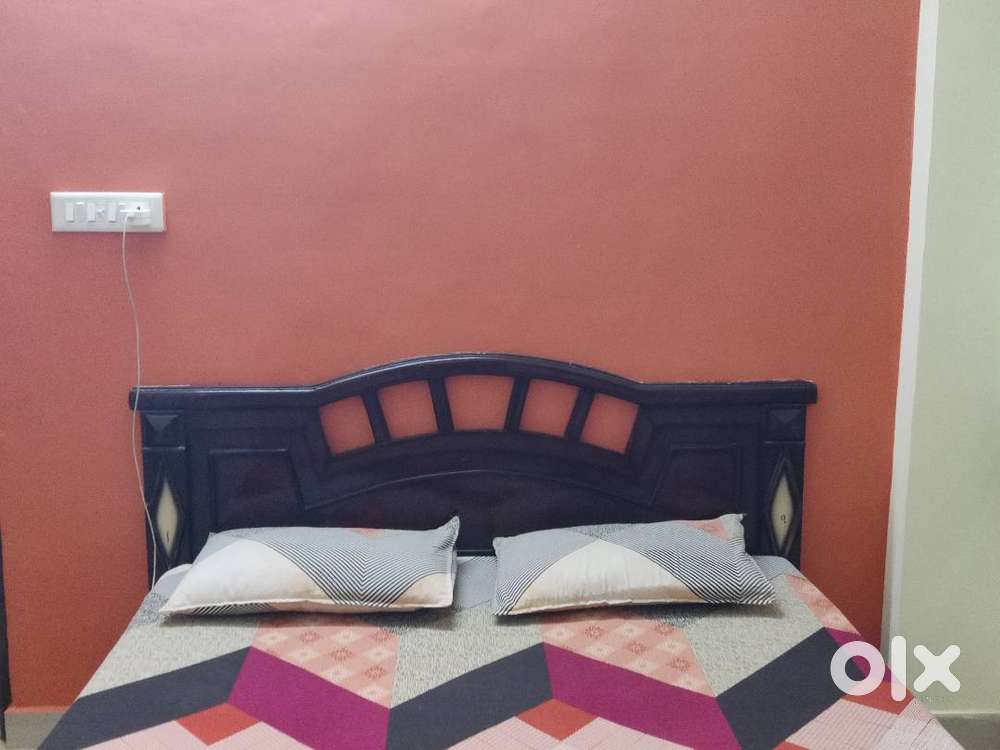 Queen size bed