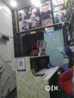 Running unisex salon for sale