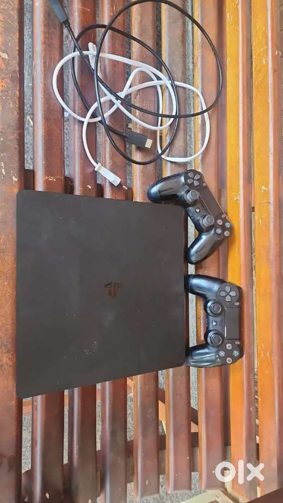 Ps4 slim 1TB