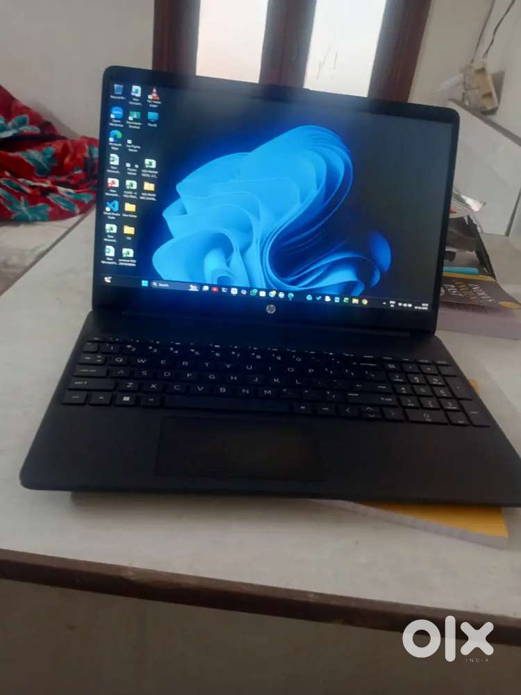 HP 15s i3 11th gen @15,999 with charger and original bill