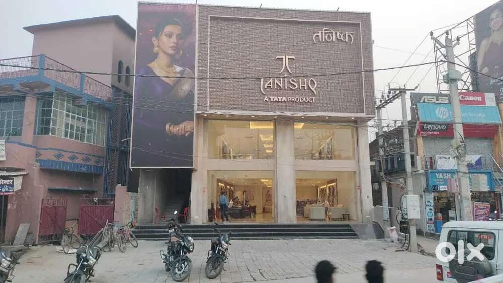  TANISHQ  शोरूम में लड़कियों और लड़कों की आवश्यकता हैं !!
