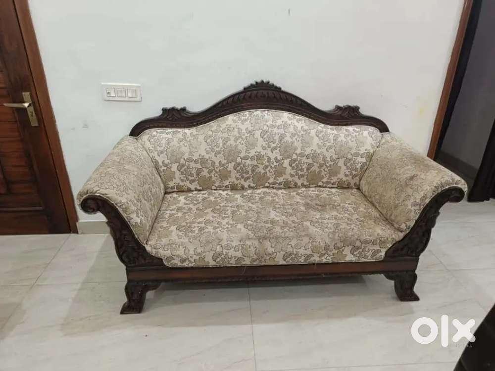 One sofa 5 seater with centre table
