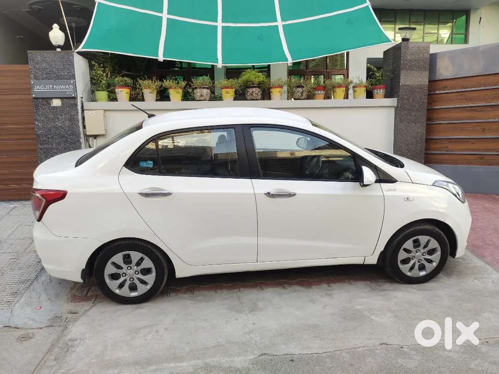 Hyundai Xcent 2015 Diesel Well Maintained