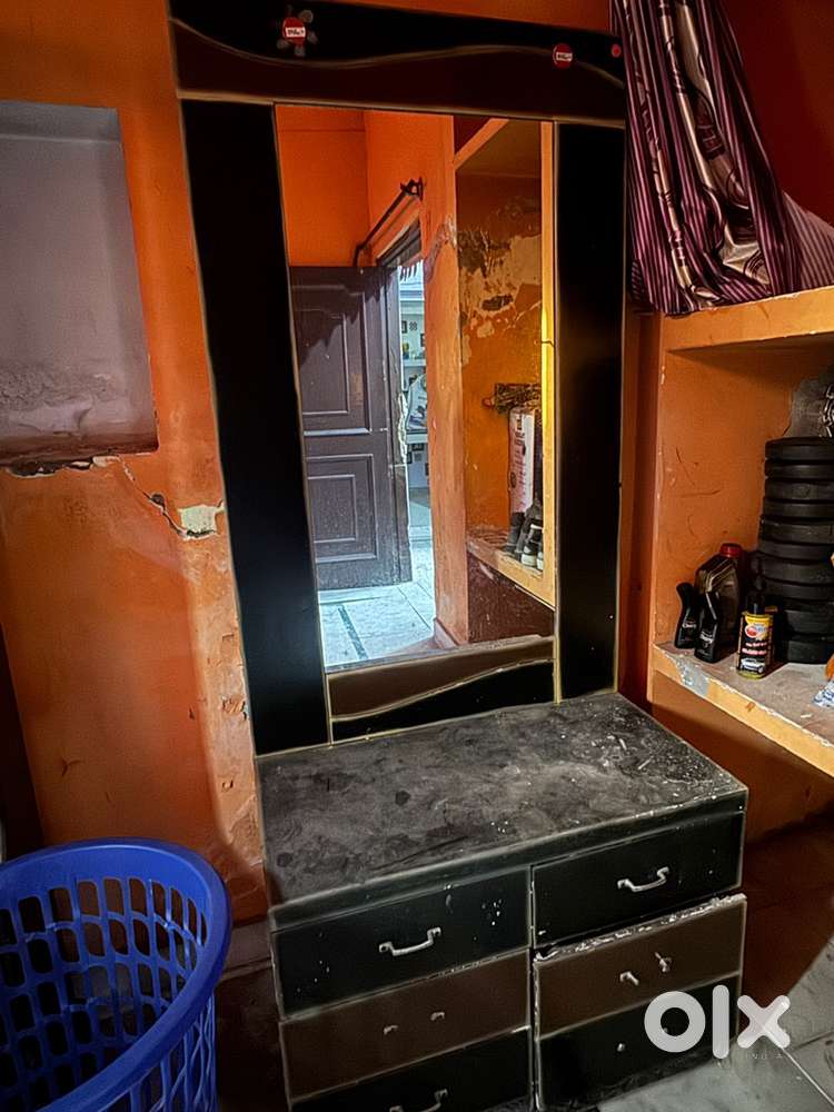 Good condition, dressing table 2