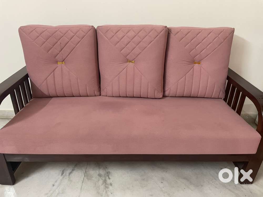 Sofa to sell on urgent basis