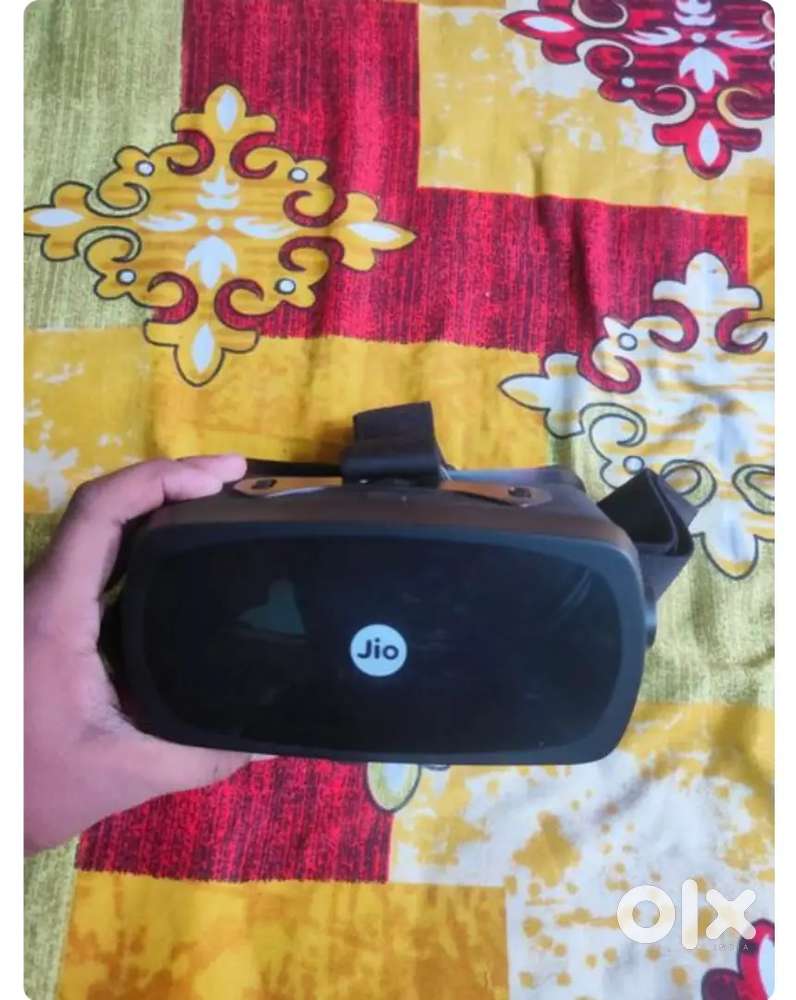 Jio dive vr box selling virtual reality headset