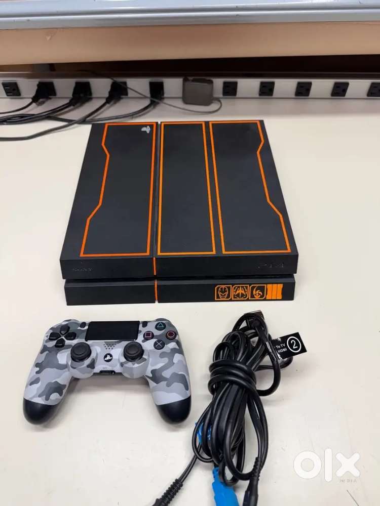 SONY PLAYSTATION 4 BLAKC OPS III CONSOLE PS4 1TB W CONTROLLER CABLES