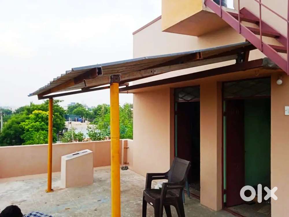 Bachelor's room for rent