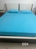 King size hydraulic bed with mattress