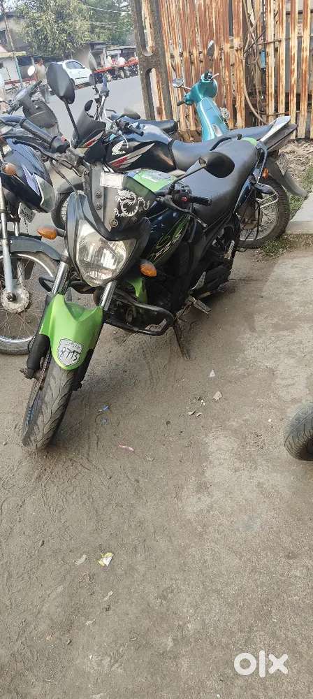 Fz. Super Auto Valsad Dhobitalav