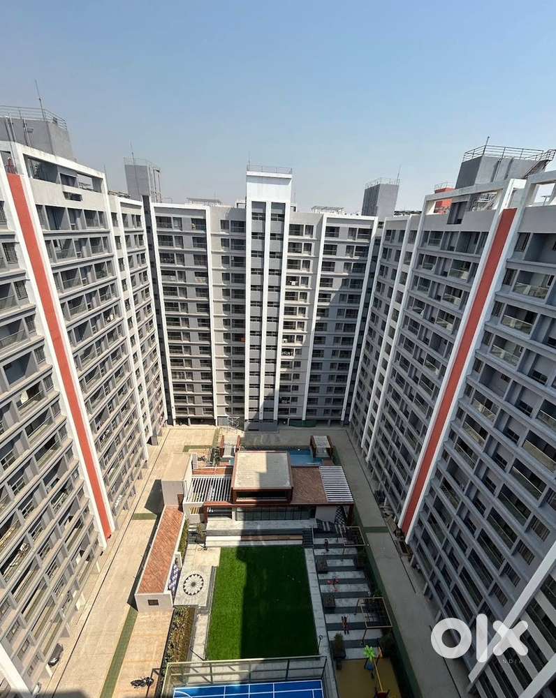 Looking for 2 male room mates