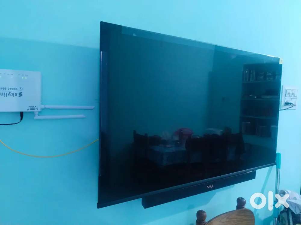 Vu 50 inch 4k qled tv with sound bar