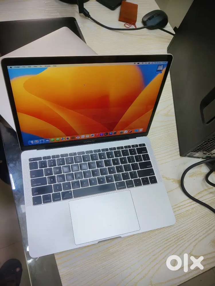 MacBook pro 2017 Almost new