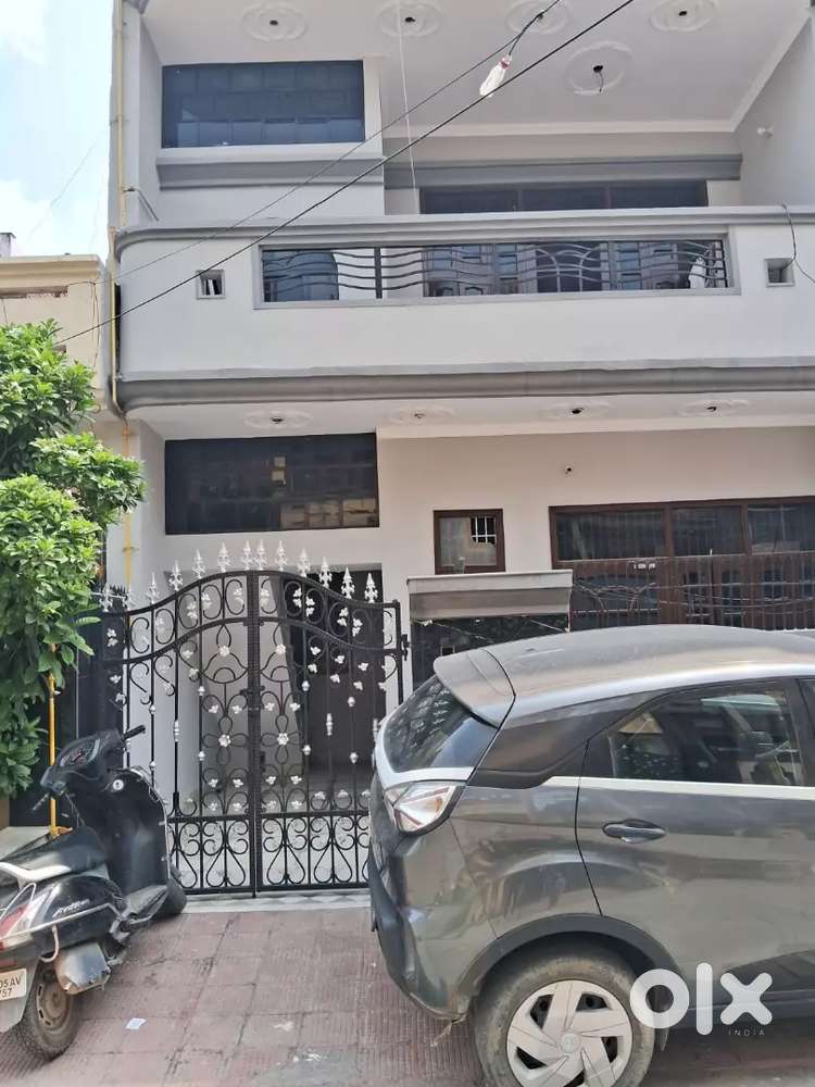 Newly 4 malra double story kothi for sale in sec 16 with car parking