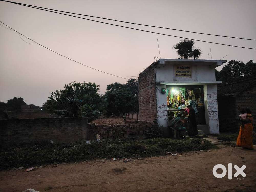 यह ज़मीन कयामनगर , आरा भोजपुर में स्थित है, जहाँ आस-पास अस्पताल, बैंक,