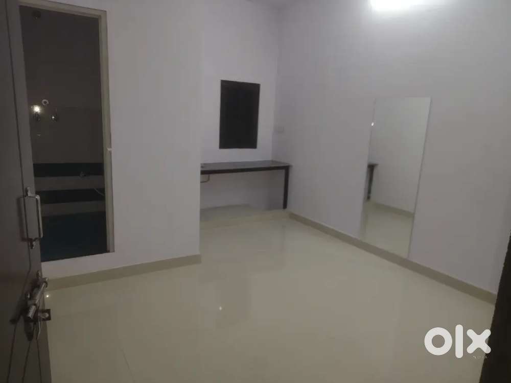 electricity and water bills included in rent 4000 total rent