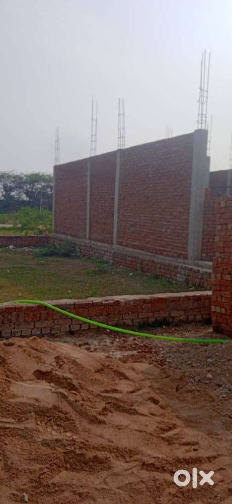 avon dhabe ke opposite kanpur lucknow road se 2.2 km ander 80 gaj plot