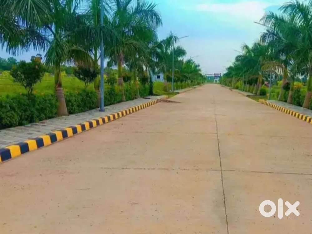 GATED COMMUNITY PLOT FOR SALE.