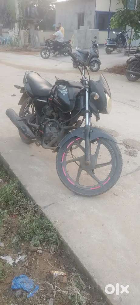 2013 model shine 100