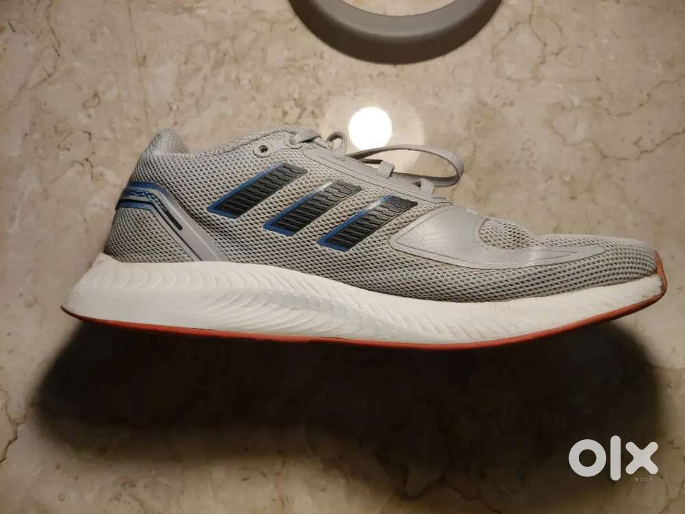 Addidas run falcon shoesin grey