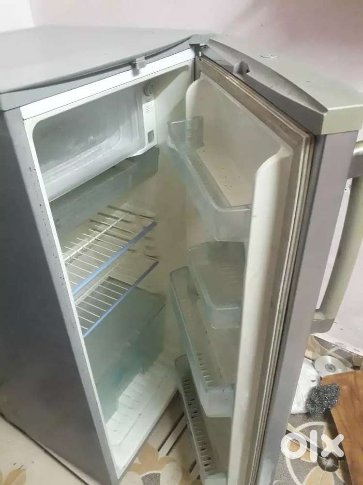 Refridgerator