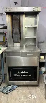Shawarma machine with shelf