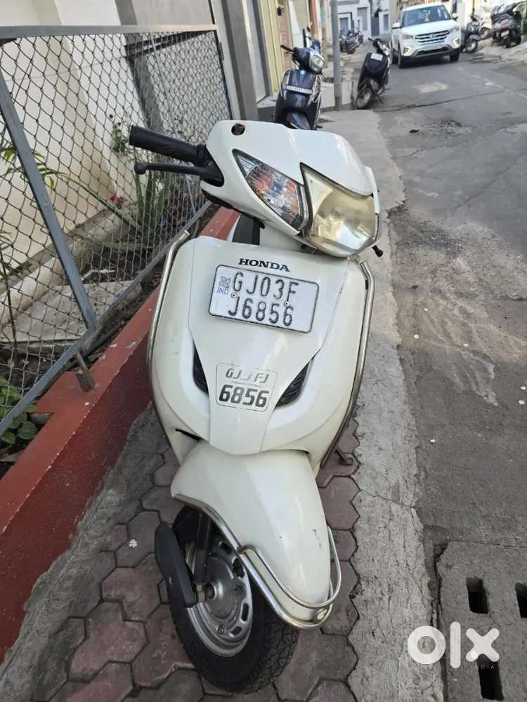 Activa,Km Drive 34,809,White colour
