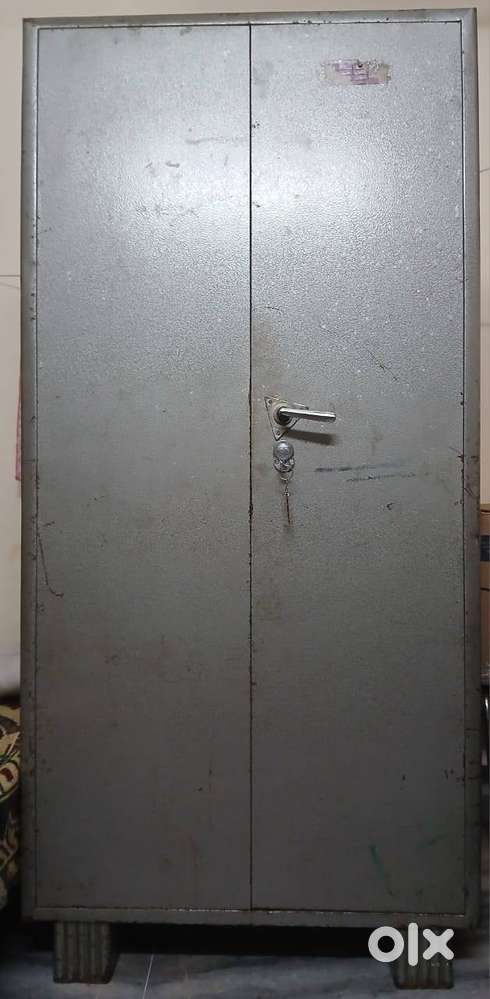 Beeruva  Wardrobe