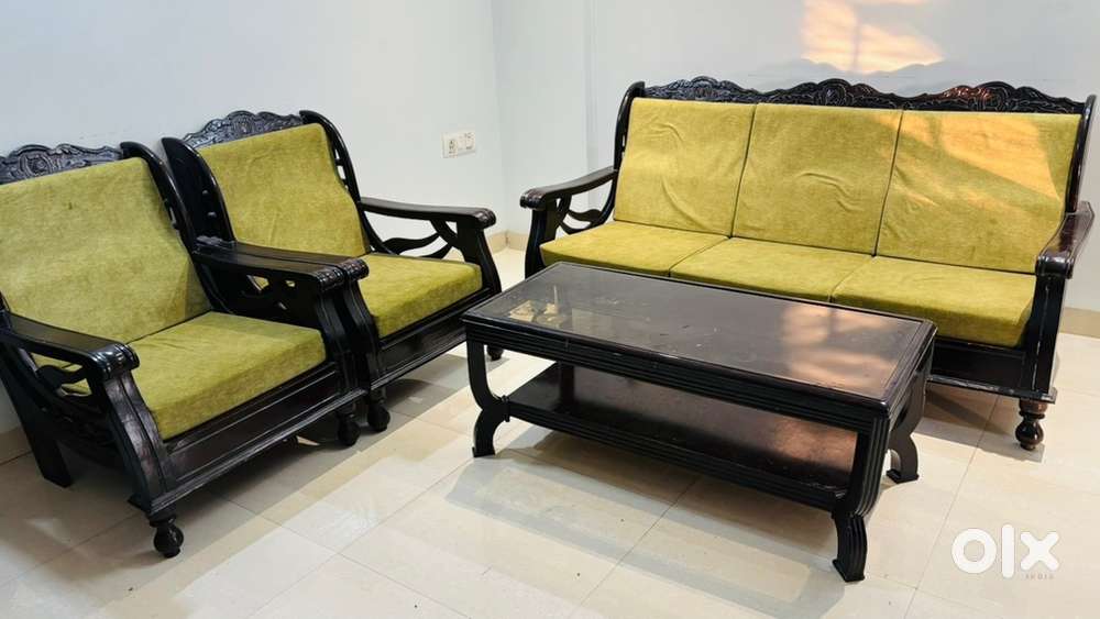 Solid Wooden Sofa Set 5 Seater with Center Table – Very Good Condition