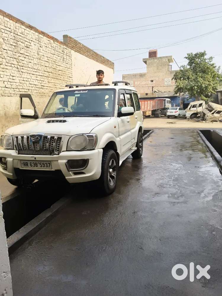 Muje gaddi ke liye urgent driver chahiye