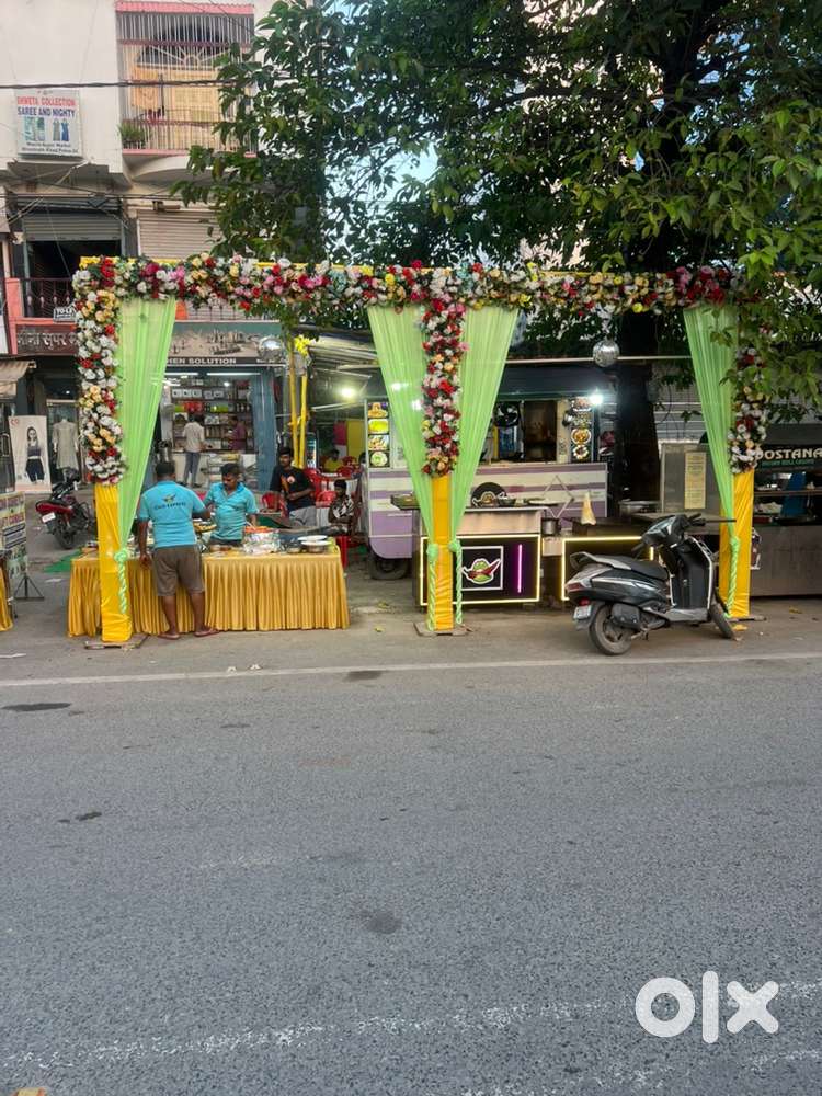 Urgent requirements of cook