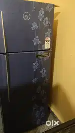 Urgent sale i am swifted my own village so i sell my fridge