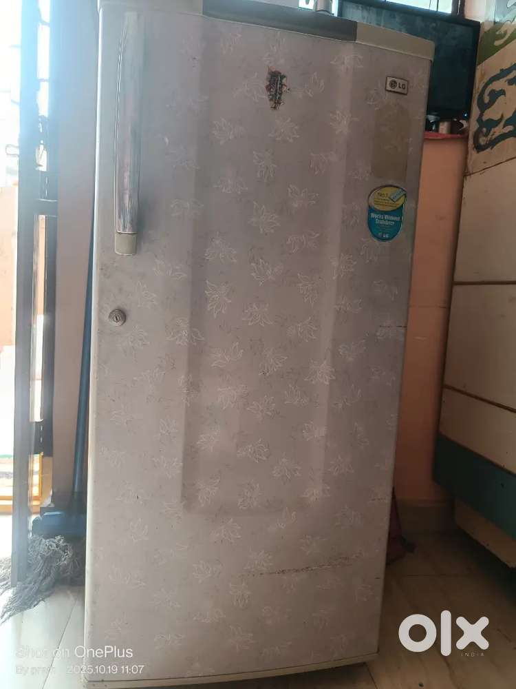 Lg fridge 185 liters