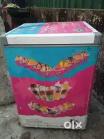 Icecreams cooler for sale running  gas to be filled