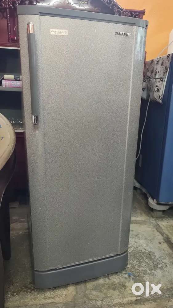 Samsung working condition big 230 liter fridge
