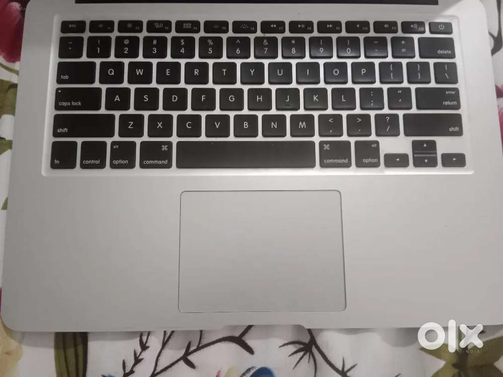 MacBook Air 2017 in clean and new condition