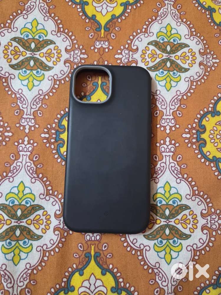 Selling a brand new Spigen Caselogy cover for IPhone 15