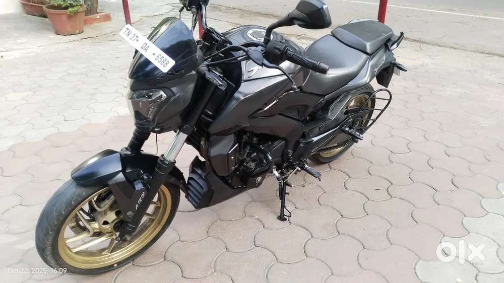 BAJAJ DOMINAR 400 ABS