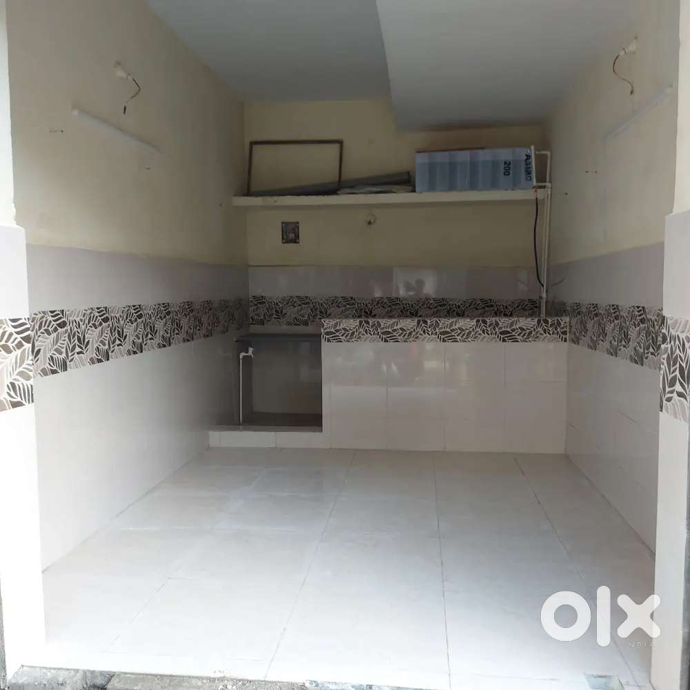 200 sqft shop on rent