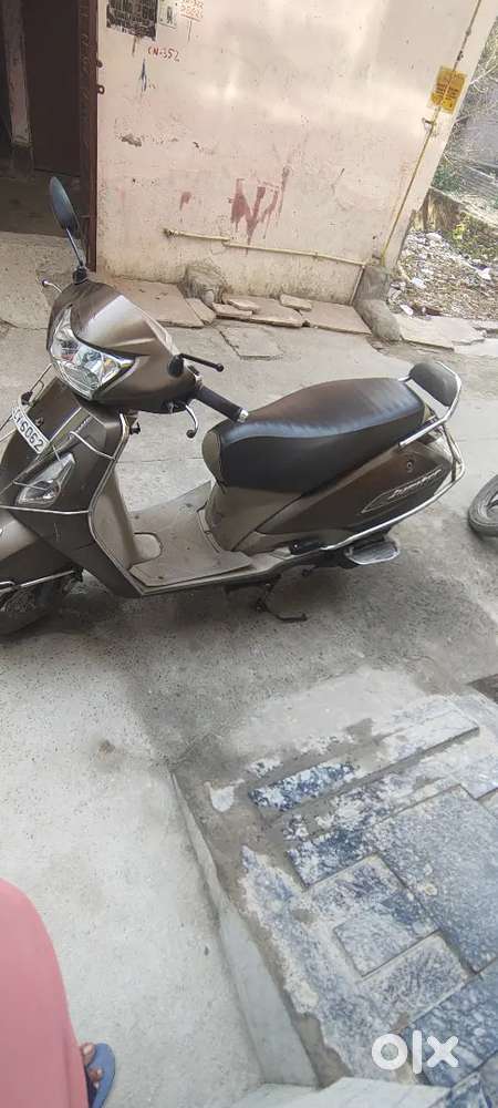 Model August 2018 One Hand Scooty