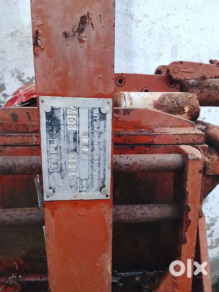 Manual bricks machine urgent need money