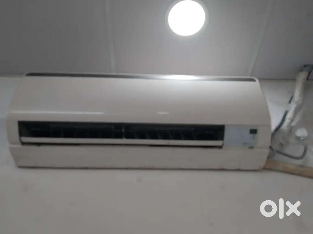 5 Star ,1 ton  Diakin AC