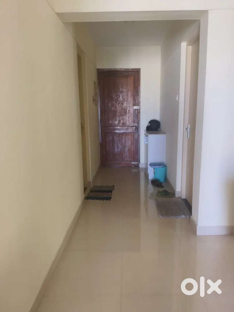 We are looking for female flat mates