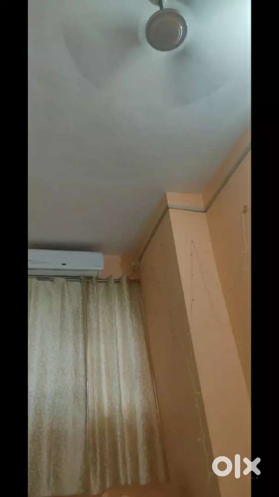 Looking for a flatmate in diva west