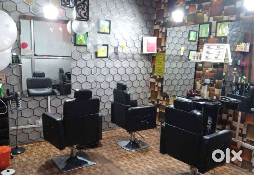 Karigar Gentz saloon