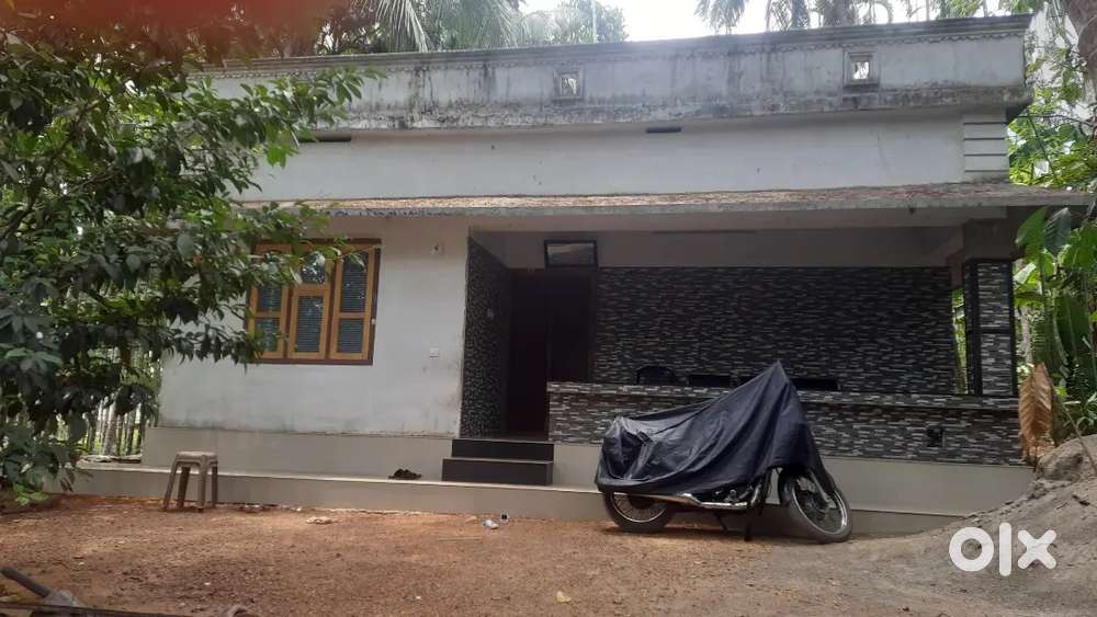 വീട്  വില്പനയ്ക്ക് (Urgent sale)