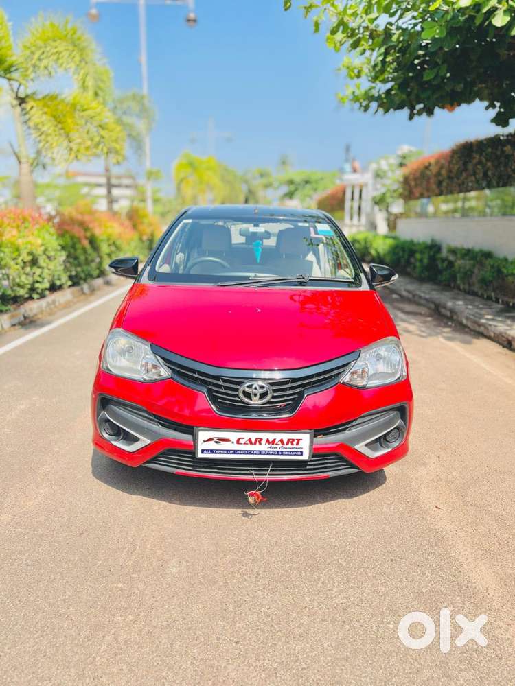 Toyota Etios Liva V Dual Tone, 2017, Petrol