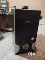 COMPUTER WITH DESKTOP AND UPS