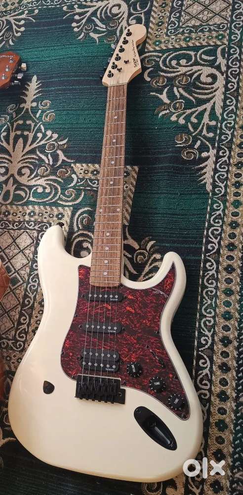 Selling my guitar which is rarely used it's almost new