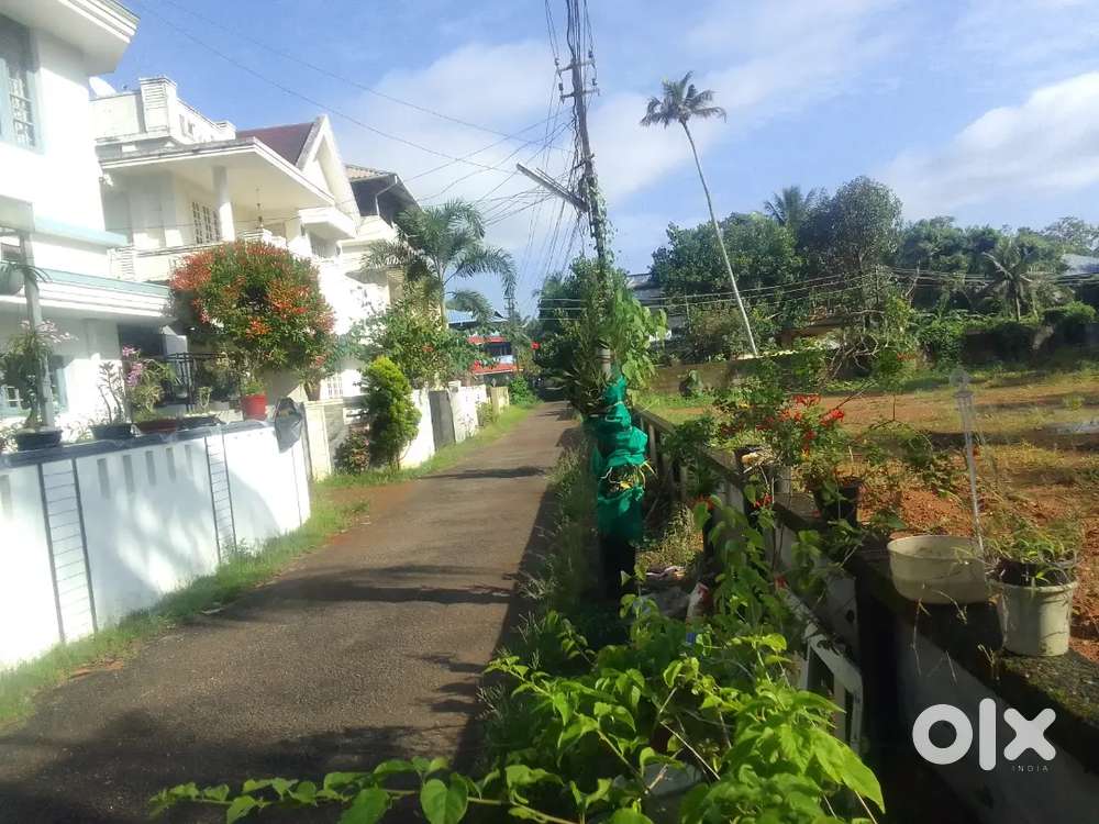 Udayamperoor NADAKAVU main roed 200metre
